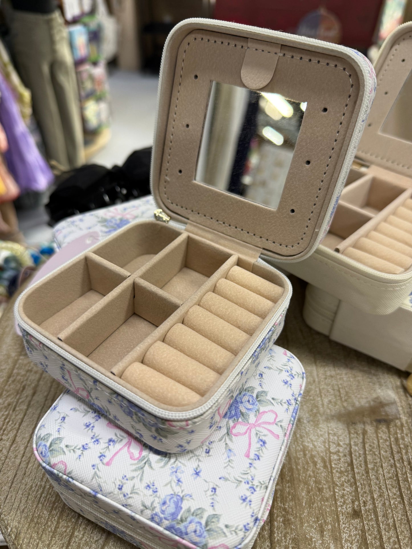 Travel Jewelry Box (Bow)