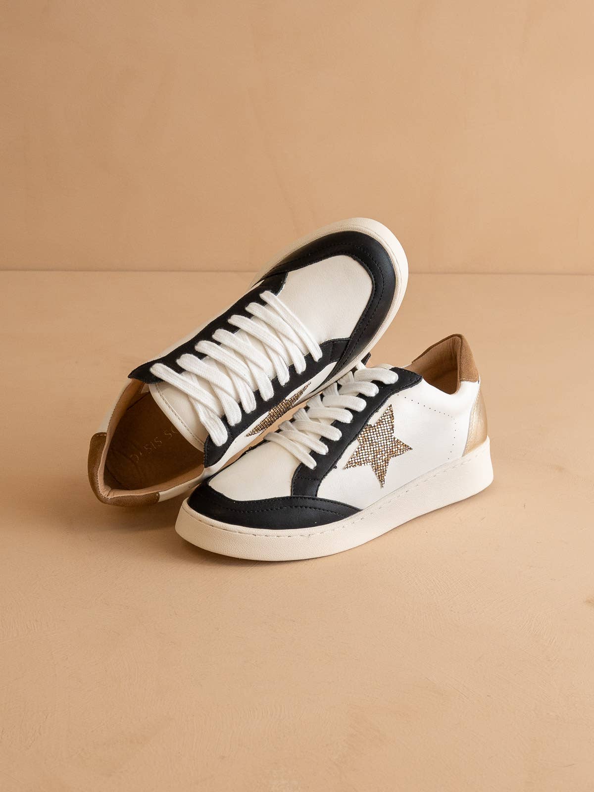 The Eliana Black | Vintage Star Fall Sneakers