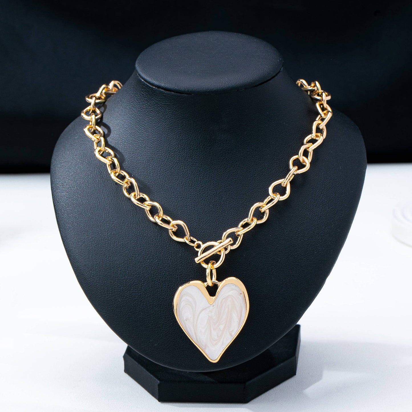 White Inlay Heart Toggle Necklace | 80N93050