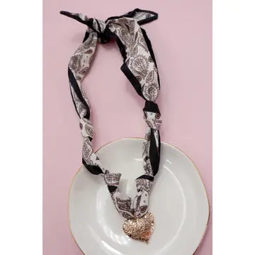 Heart Scarf Necklace (Black)