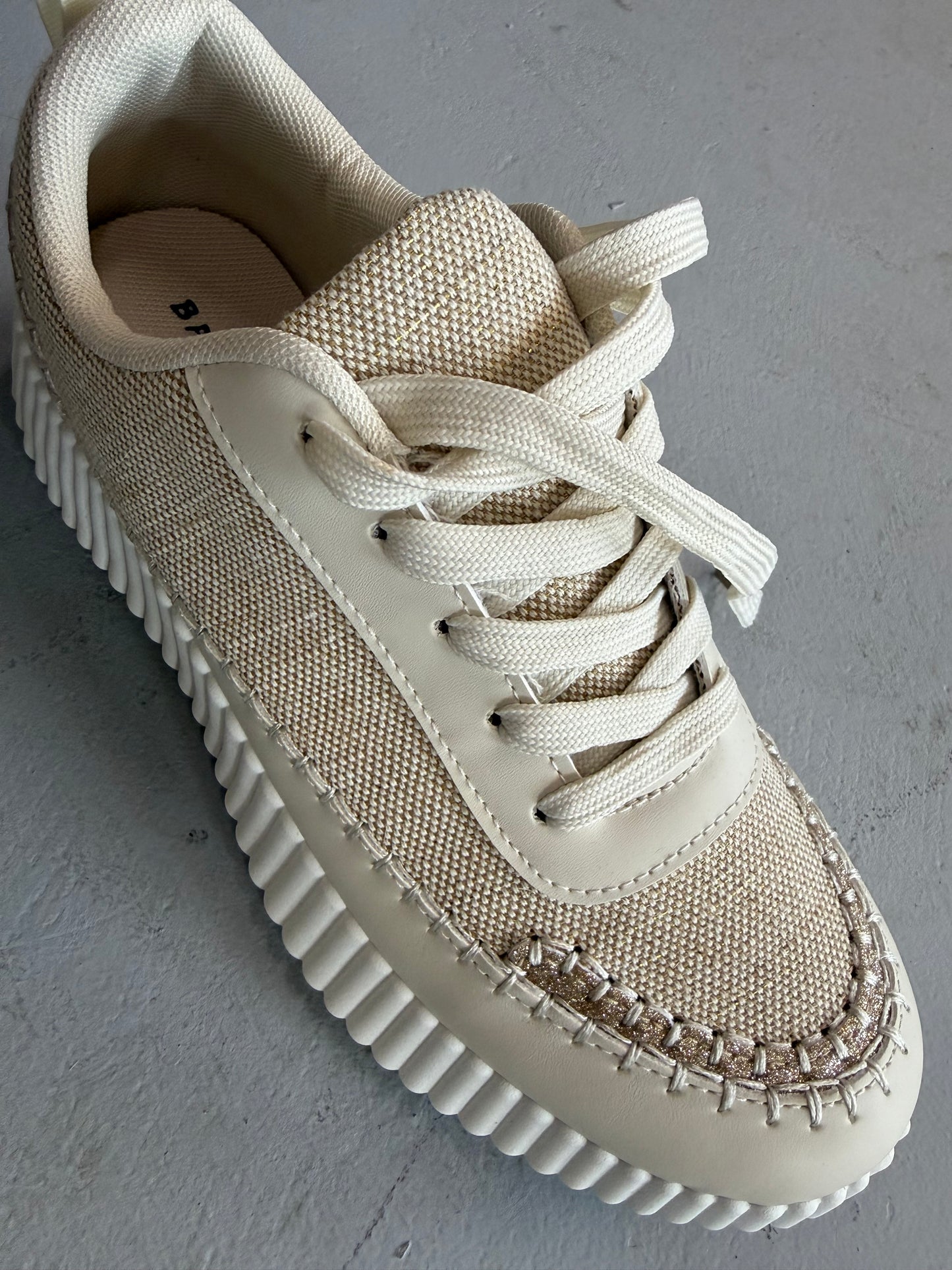 Beige sneaker