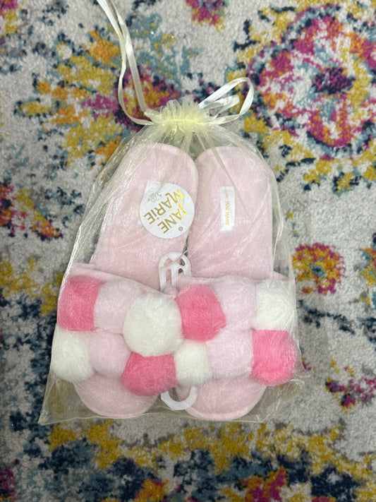 JM PomPom slippers