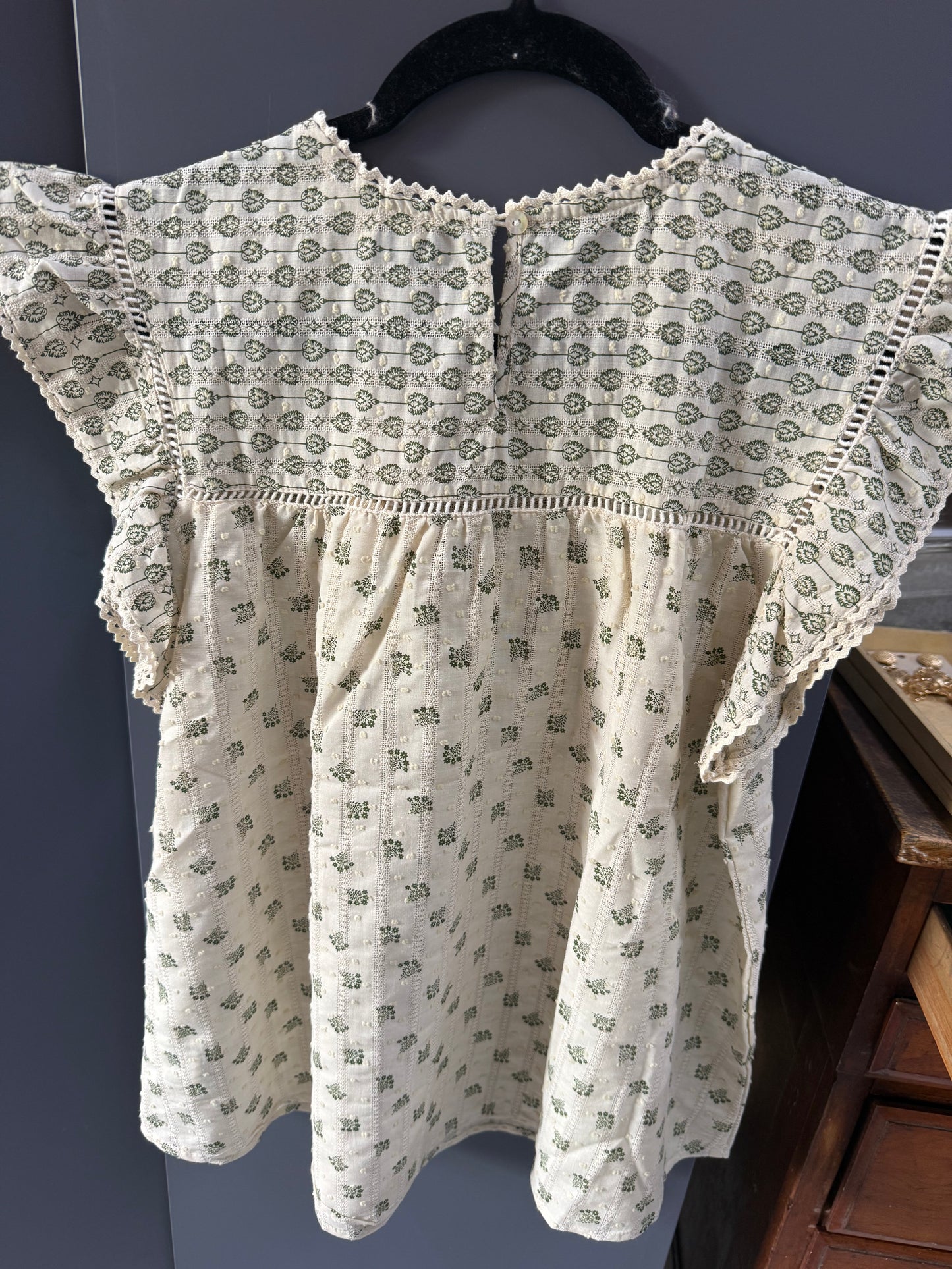 EASEL cream/Olive butterfly sleeve blouse