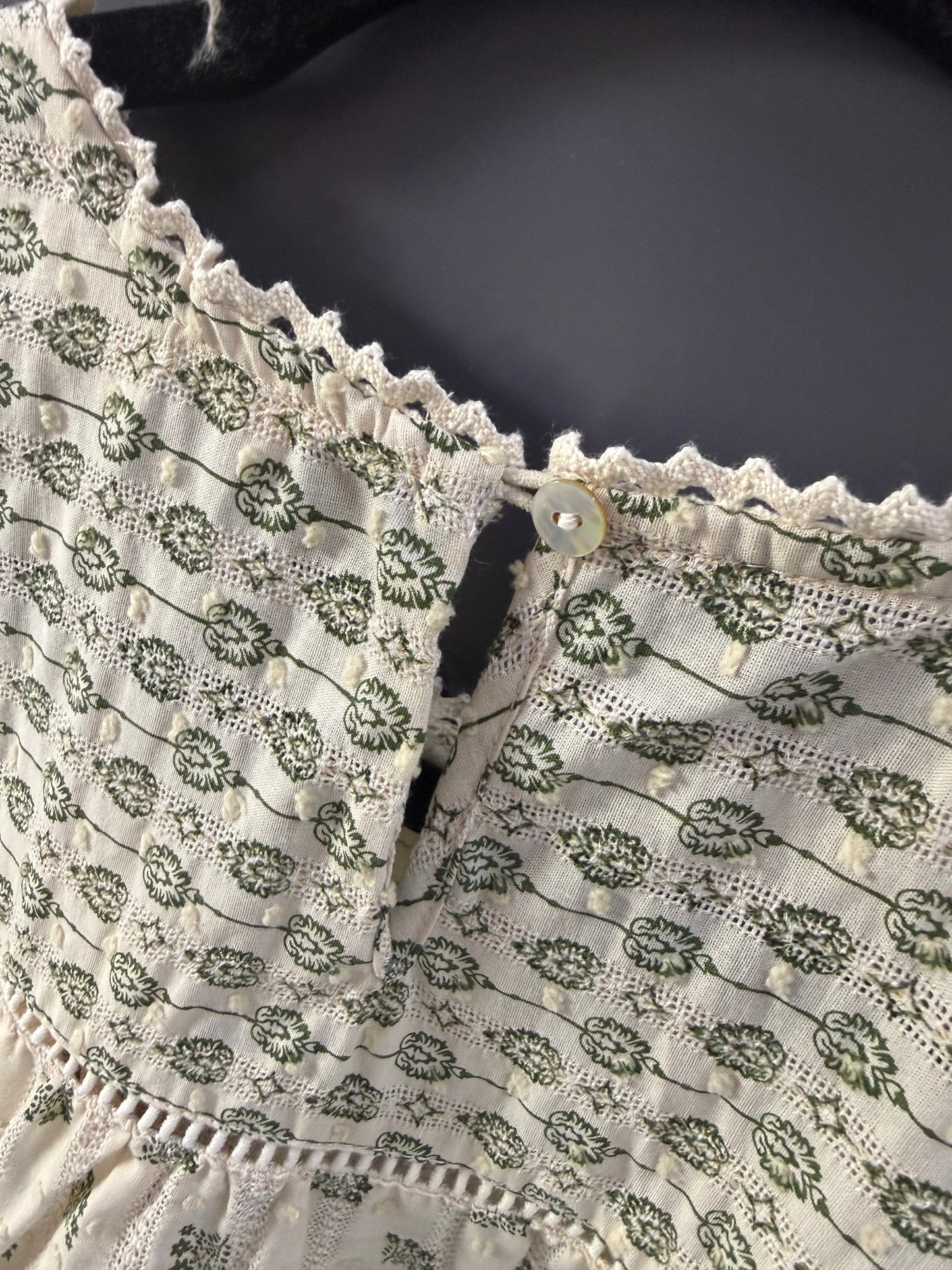 EASEL cream/Olive butterfly sleeve blouse