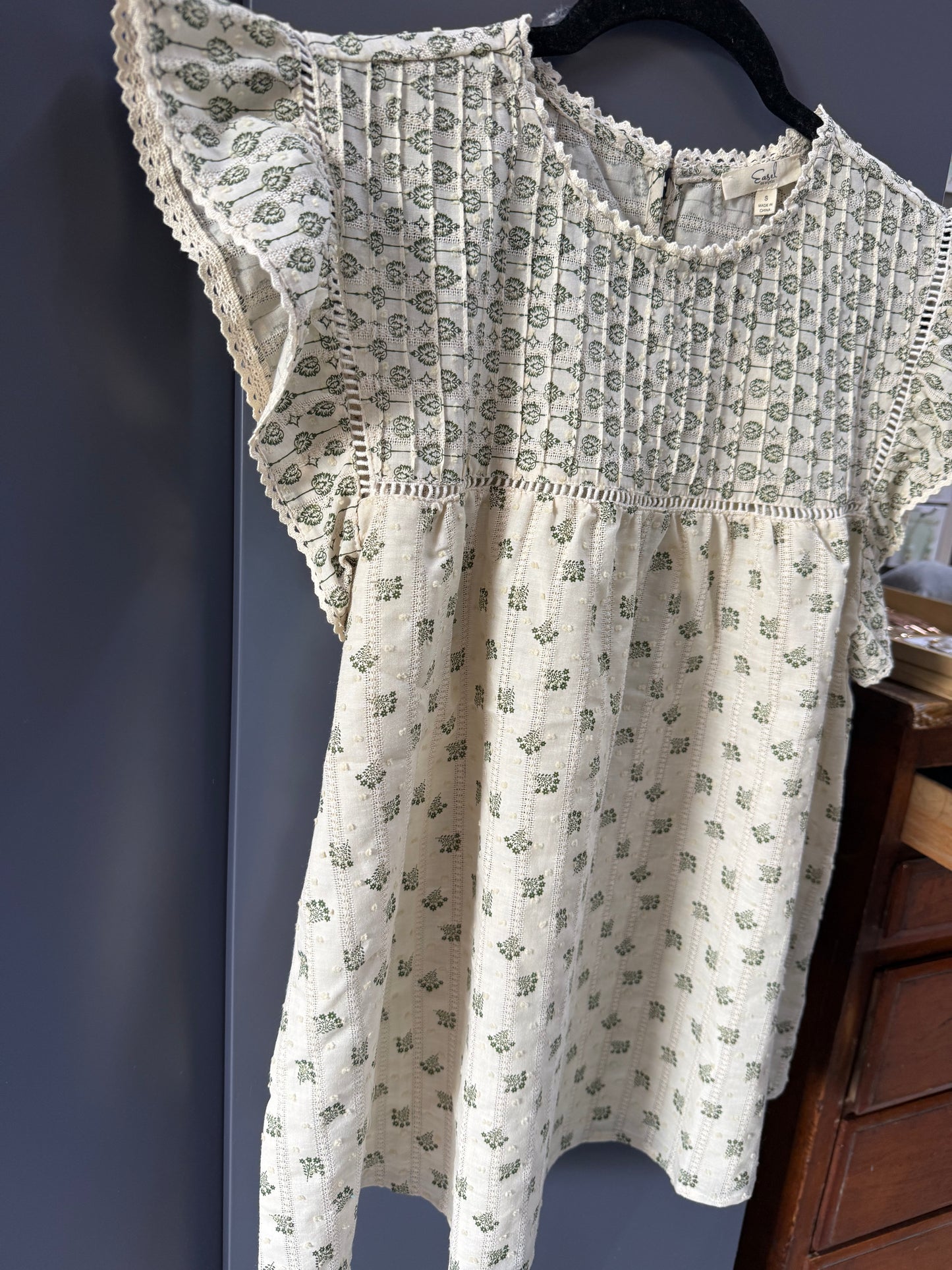 EASEL cream/Olive butterfly sleeve blouse