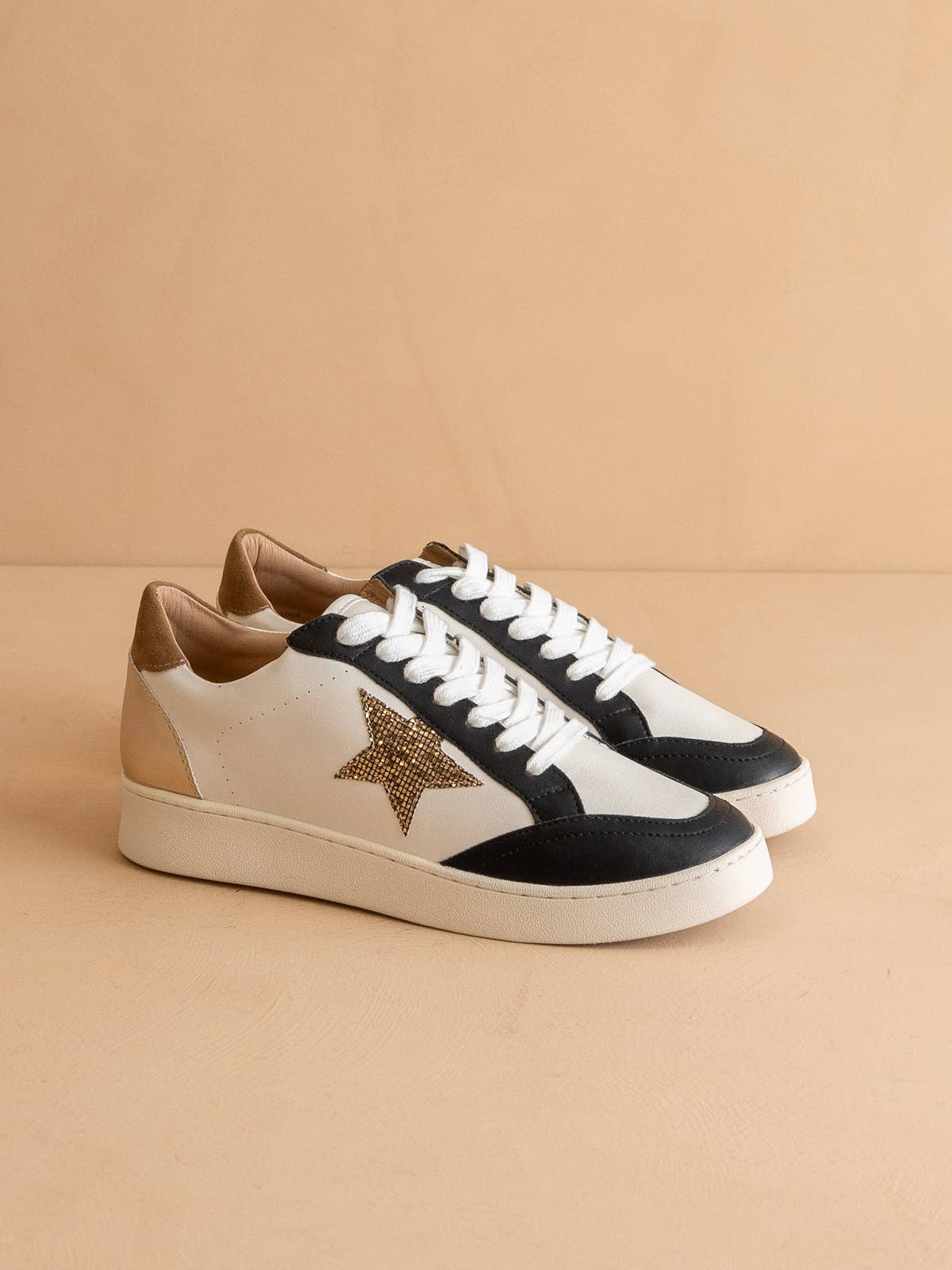 The Eliana Black | Vintage Star Fall Sneakers
