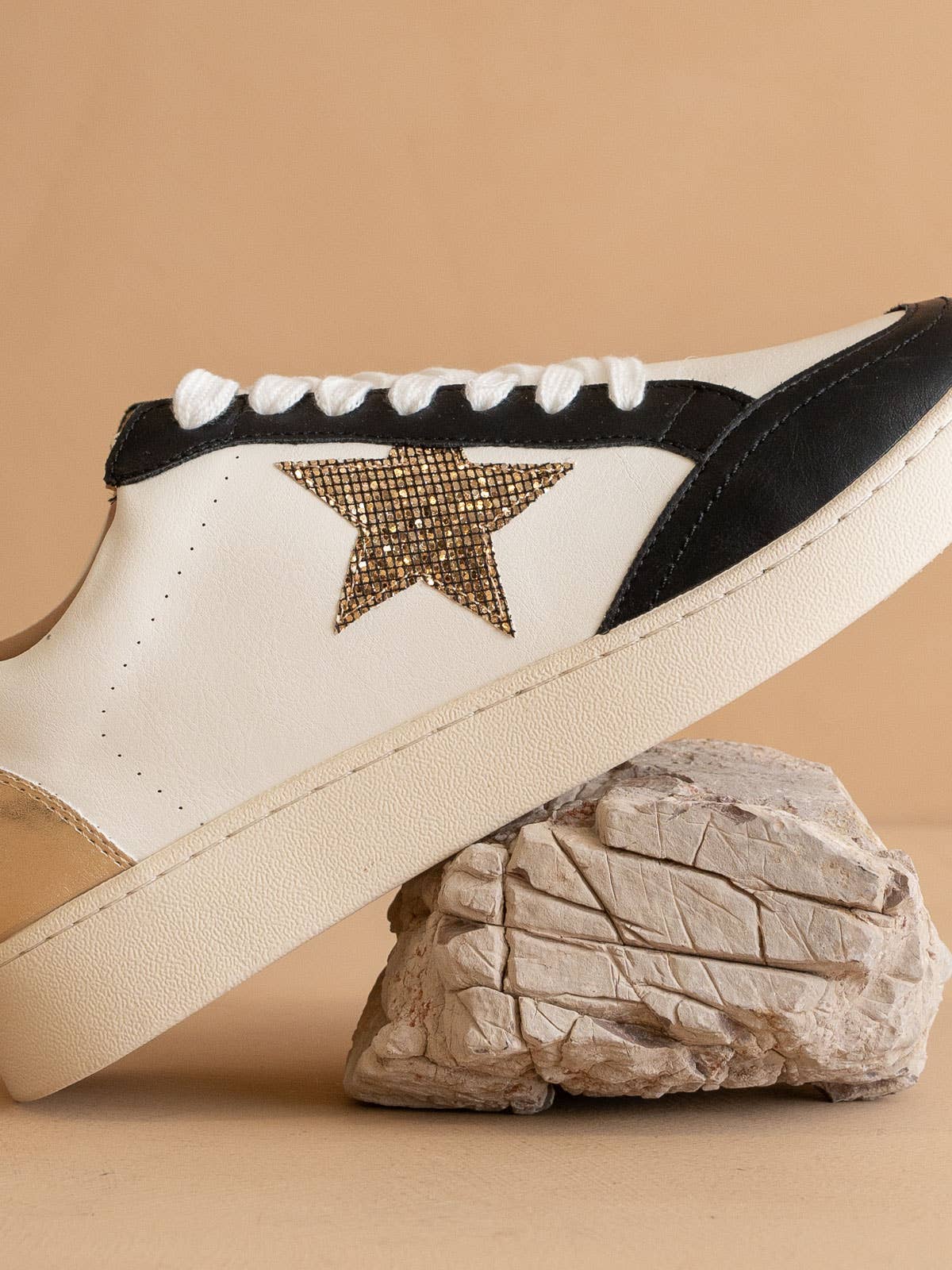 The Eliana Black | Vintage Star Fall Sneakers